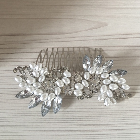 Wedding hair comb piece