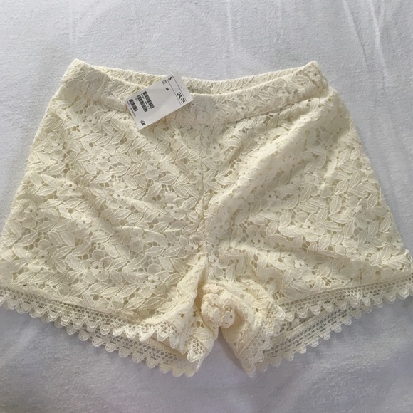 BRAND NEW Lace shorts