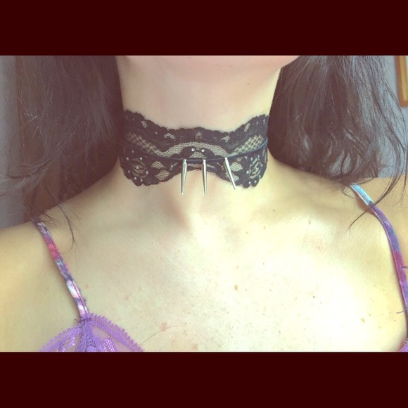 black lace spikes choker