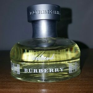 Burberry Weekend perfume