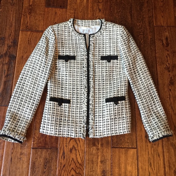 Tahari Jackets & Blazers - Tahari jacket
