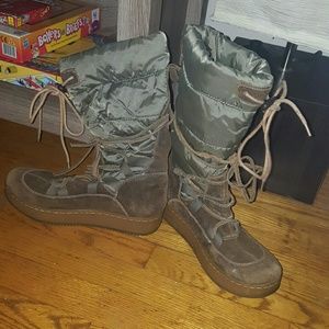 Waterproof boots. Worn 4 times