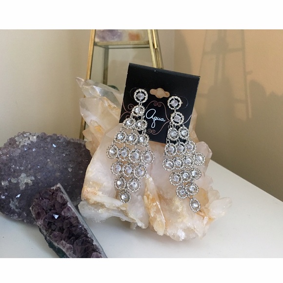 Jewelry - ❌ SOLD ON Ⓜ️ crystal & silver chandelier earrings
