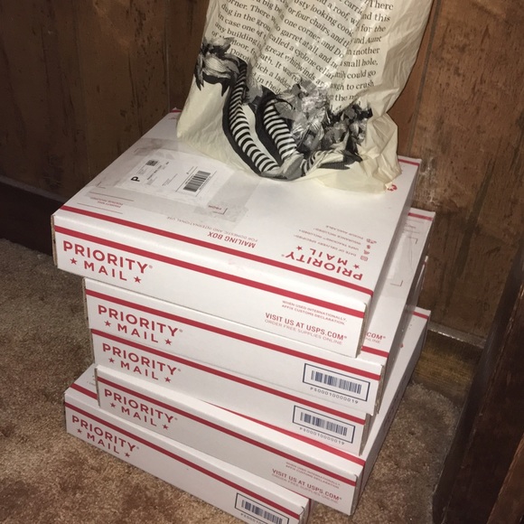 🎉 shipping soon  🎉