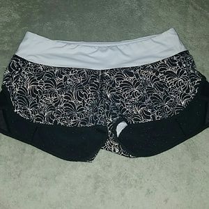 Lululemon shorts sz 6 wet dry warm