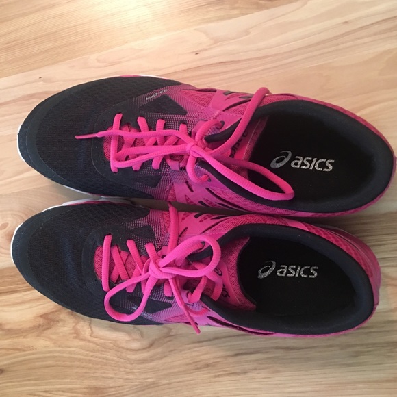 Asics running shoes 33-DFA