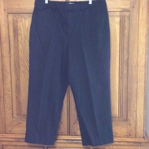 TALBOTS BLK. CAPRIS