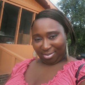 Meet your Posher, Valerie