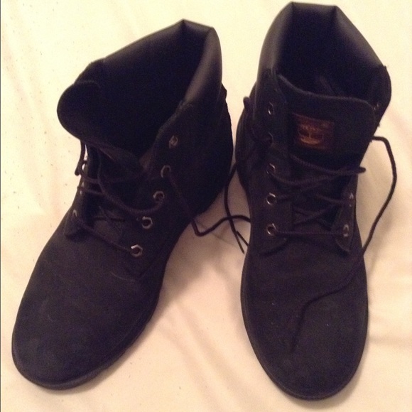 Like new Timberland boots black suede