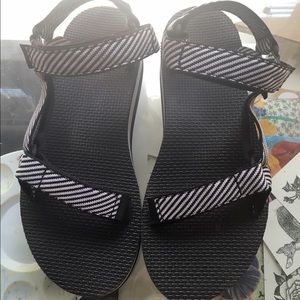 Teva Stripe Flatforms