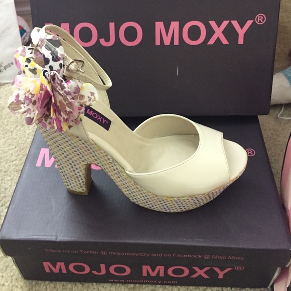 Mojo Moxy Heels - Picture 3 of 3