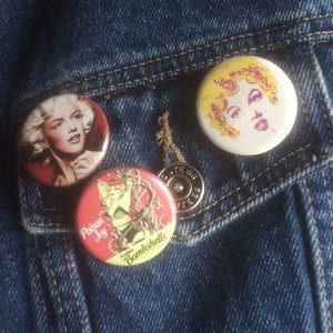 Marilyn Monroe and Poison Ivy pin / button set.