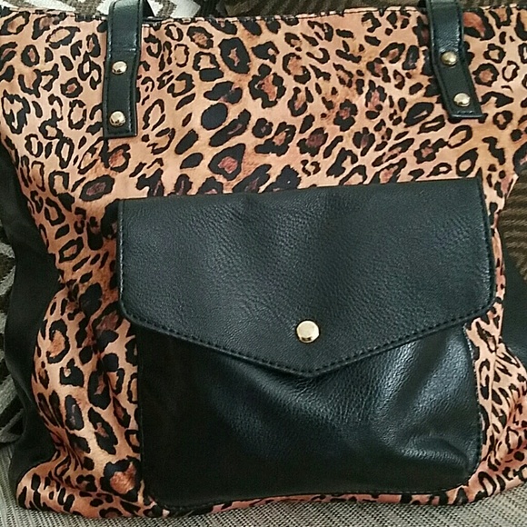 Leopard hand bag
