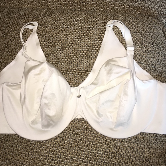 Ladies Cacique smoothing bra