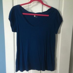 BLUE FITTED TOP BY, GAP SIZE- LARGE