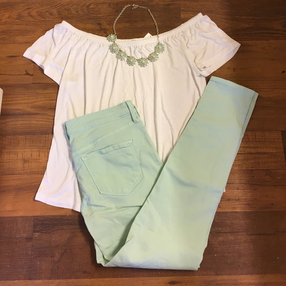 NWT - Off the Shoulder Top
