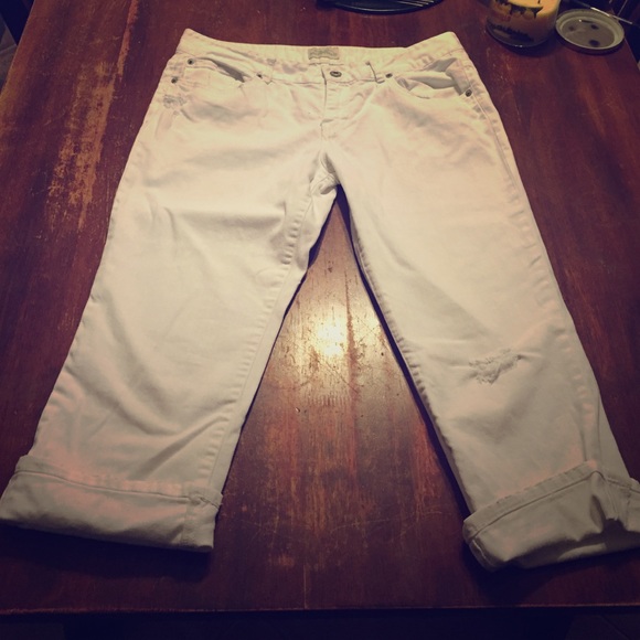 White distressed capris from Aeropostale.