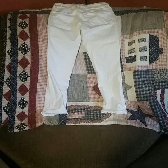 Capris - Picture 3 of 4