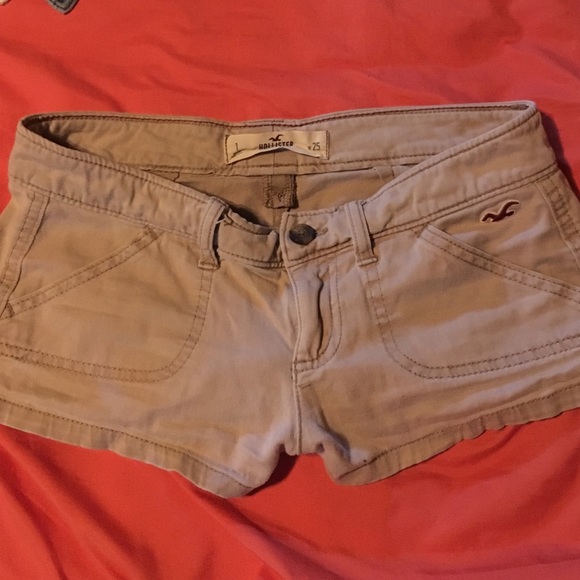 Kaki shorts