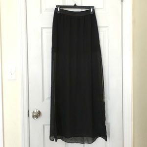 H&M Maxi skirt with side slits