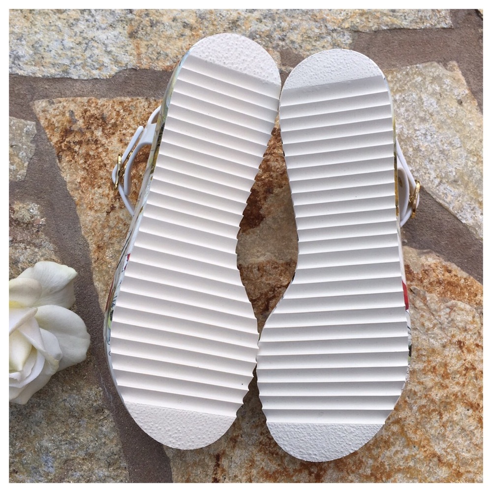 ๐ NIB DOLCE & GABBANA JEWELED SANDALS - Picture 6 of 7