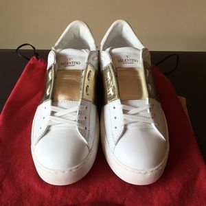 Valentino
Metallic-Band Leather Sneaker