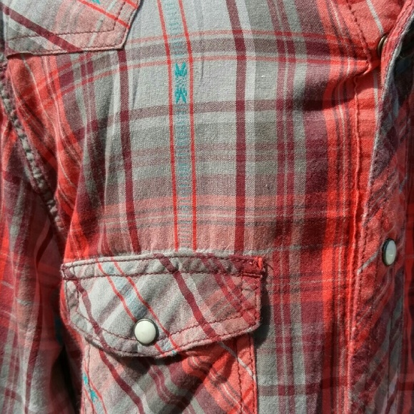 Shirt - Picture 2 of 3