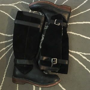 UGG winter boots with shearling size 7, s/n 5187