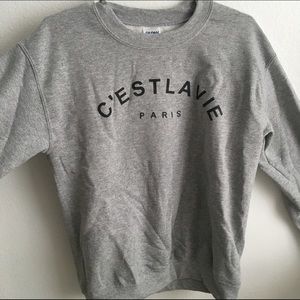 Gray Sweatshirt "C'est La Vie"