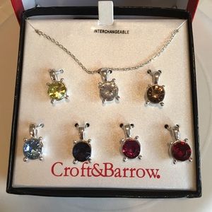 🌺 Croft and Barrow interchangeable necklace.