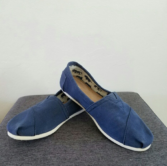 TOMS Navy Blue Canvas (women)