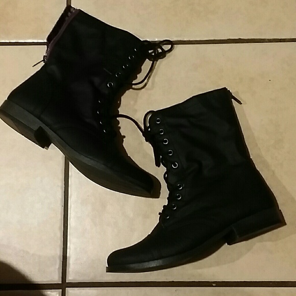 NWOT Combat Boots