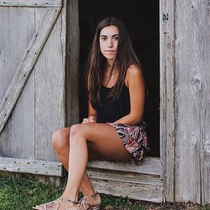 Meet your Posher, Julia