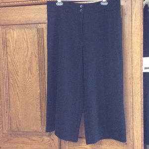 CHICO'S  WIDE LEG CAPRIS