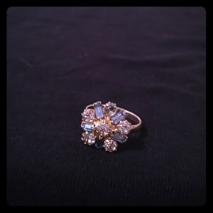 Vintage Rhinestone Flower Design Ring