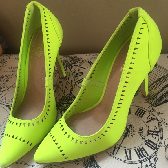 Neon heels - Picture 1 of 1