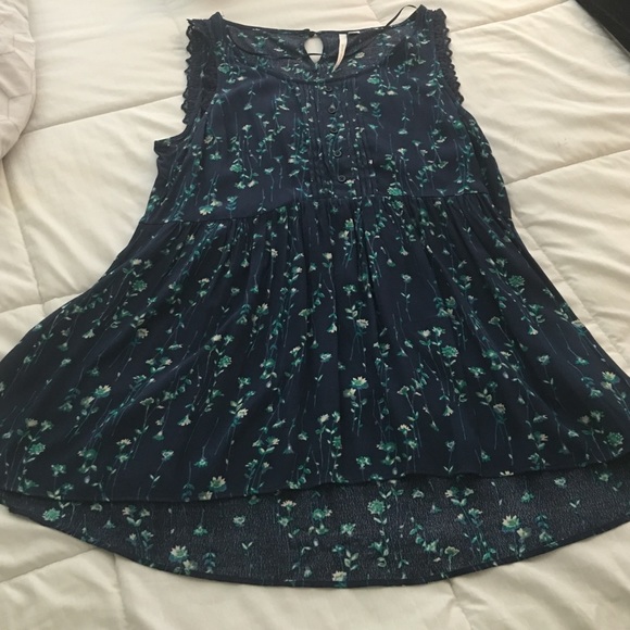 Floral Lauren Conrad hi low blouse