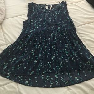 Floral Lauren Conrad hi low blouse