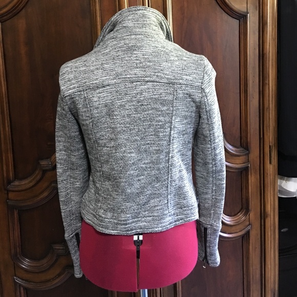 Fitted , Cropped Jacket - image 3