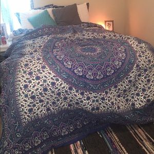 Urban outfitters comforter