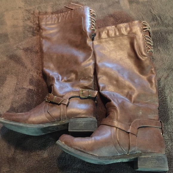 XOXO boots, lace up back detail!