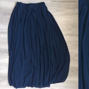 BCBG Max Azria Navy Pleated Maxi Skirt XS