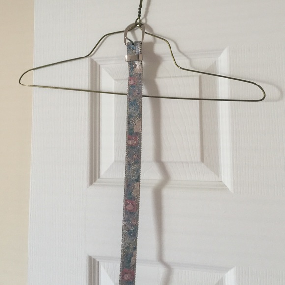 🚫SOLD🚫 Sparkly Floral Belt