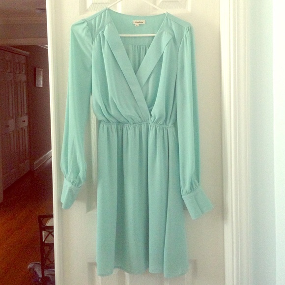 Comfy mint green dress