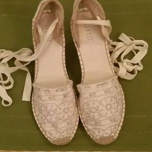 NEW Cream Espadrilles-Never Been Worn 7.5M--Ana