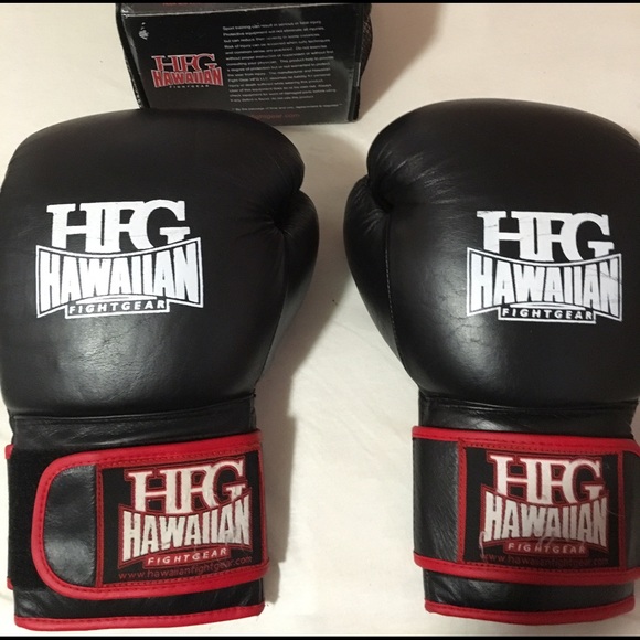 Hawaii Fight Gear Gloves 16oz. No wear and tear