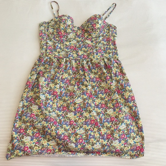 perfect fit on the waist and build in push-up bra