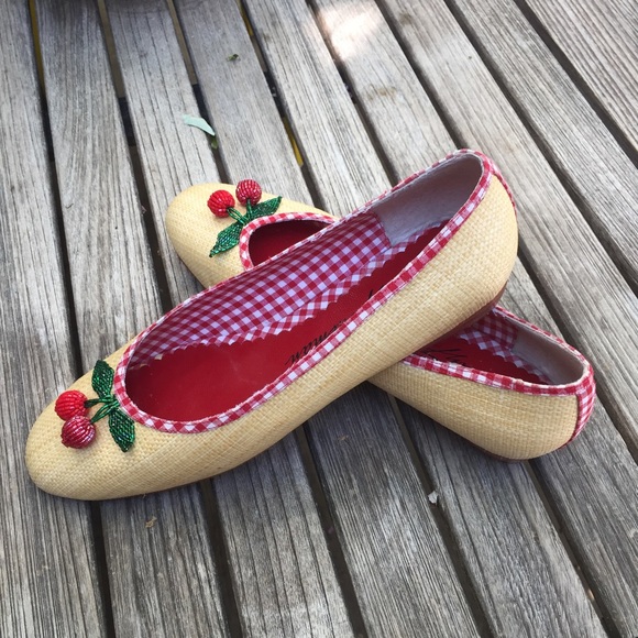 Beverly Feldman 'Picnic in the Park' cherry flats