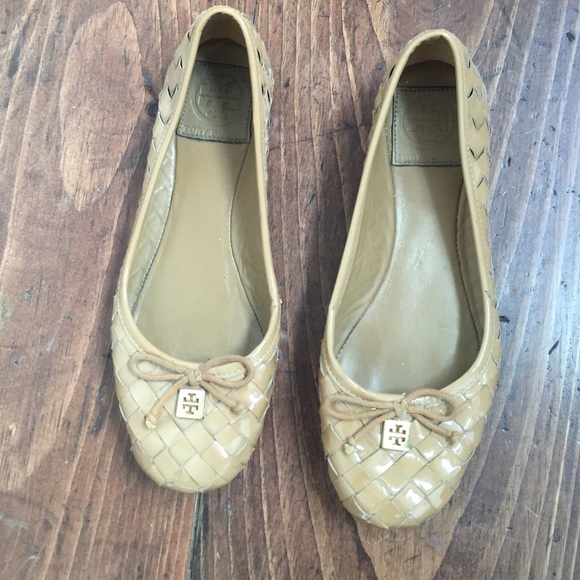 Tory Burch - tan patent weaved ballet flat