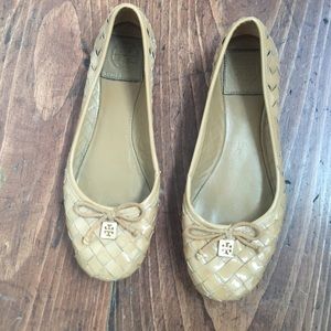 Tory Burch - tan patent weaved ballet flat